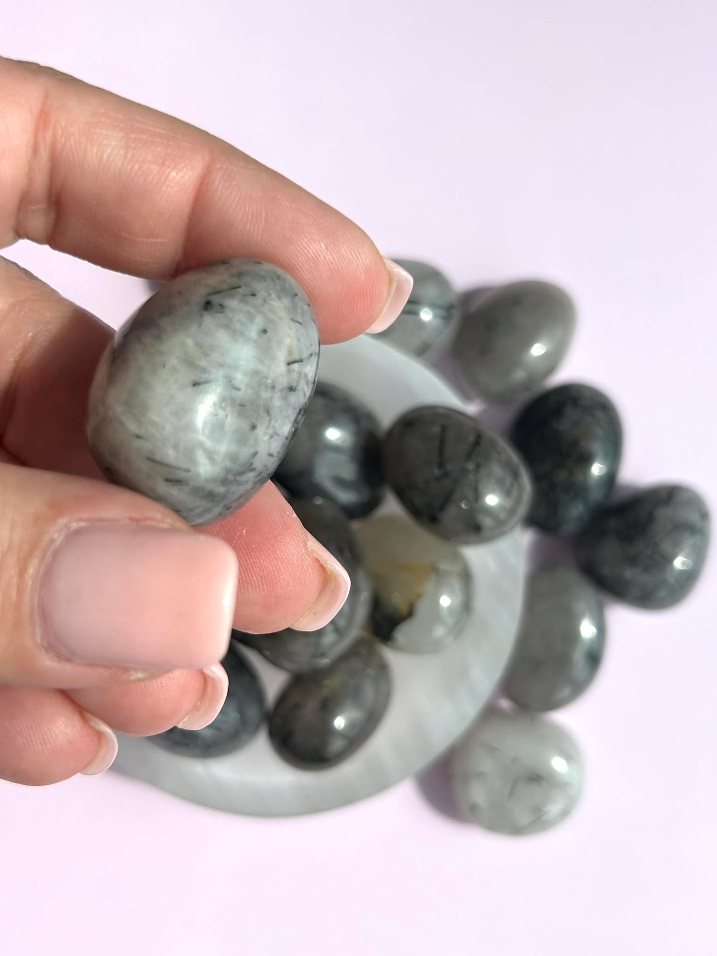 Rainbow Moonstone Tumble Crystal Polished Pocket Stone Iridescent Gem Home Decor Gift for Meditation Healers Teachers Students Bedroom Altar Display Piece