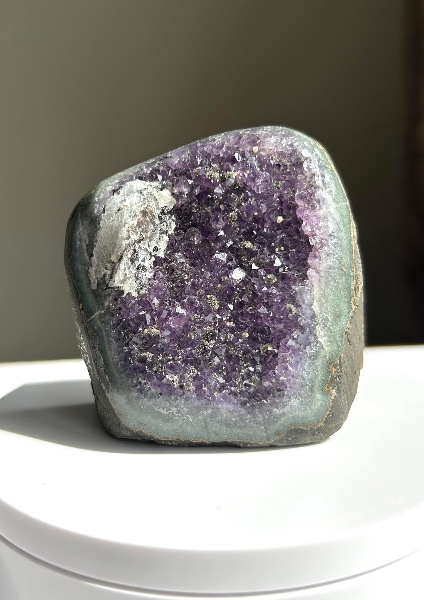 Druzy Amethyst Geode Natural Crystal Cluster Sparkling Purple Home Decor Gift for Meditation Reiki Bedroom Office Display Collector Piece