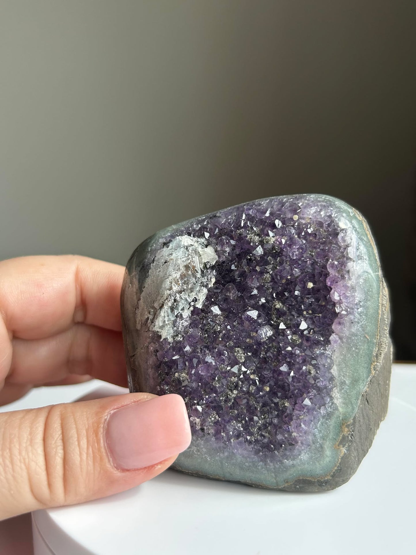 Druzy Amethyst Geode Natural Crystal Cluster Sparkling Purple Home Decor Gift for Meditation Reiki Bedroom Office Display Collector Piece