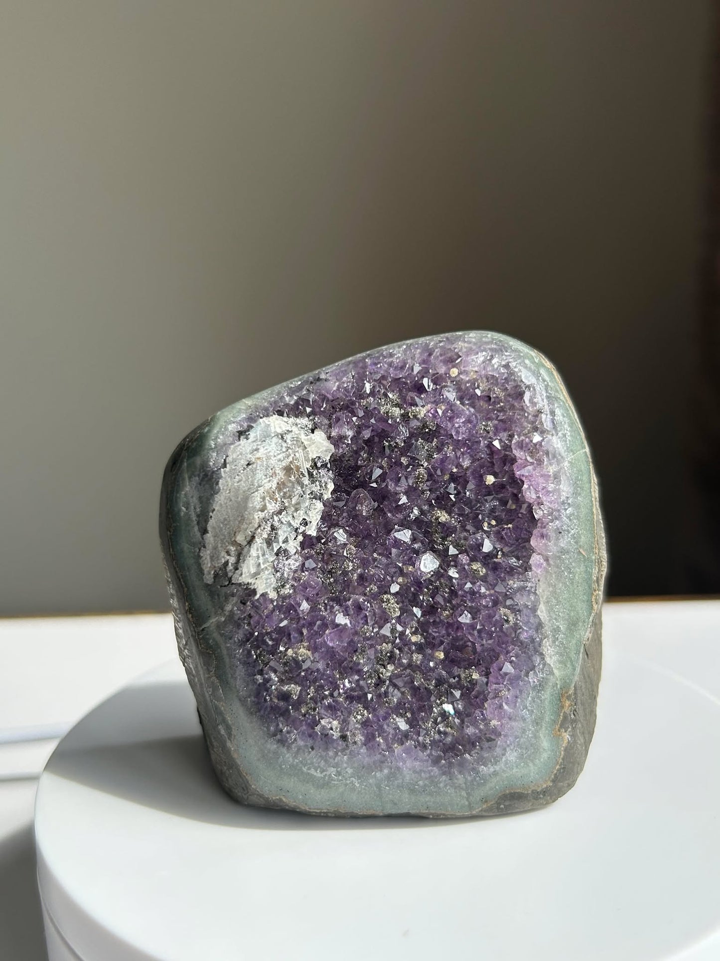 Druzy Amethyst Geode Natural Crystal Cluster Sparkling Purple Home Decor Gift for Meditation Reiki Bedroom Office Display Collector Piece