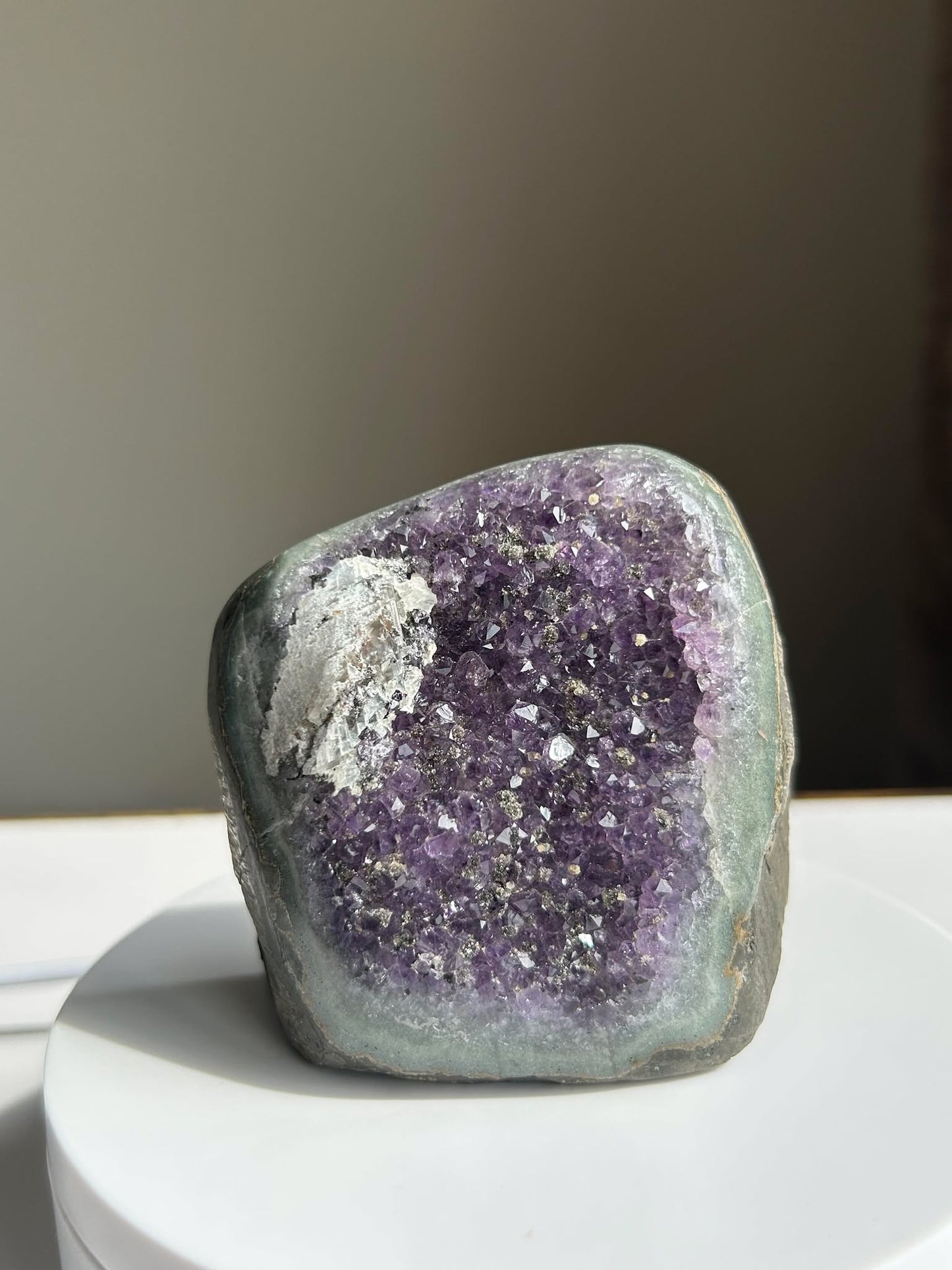 Druzy Amethyst Geode Natural Crystal Cluster Sparkling Purple Home Decor Gift for Meditation Reiki Bedroom Office Display Collector Piece