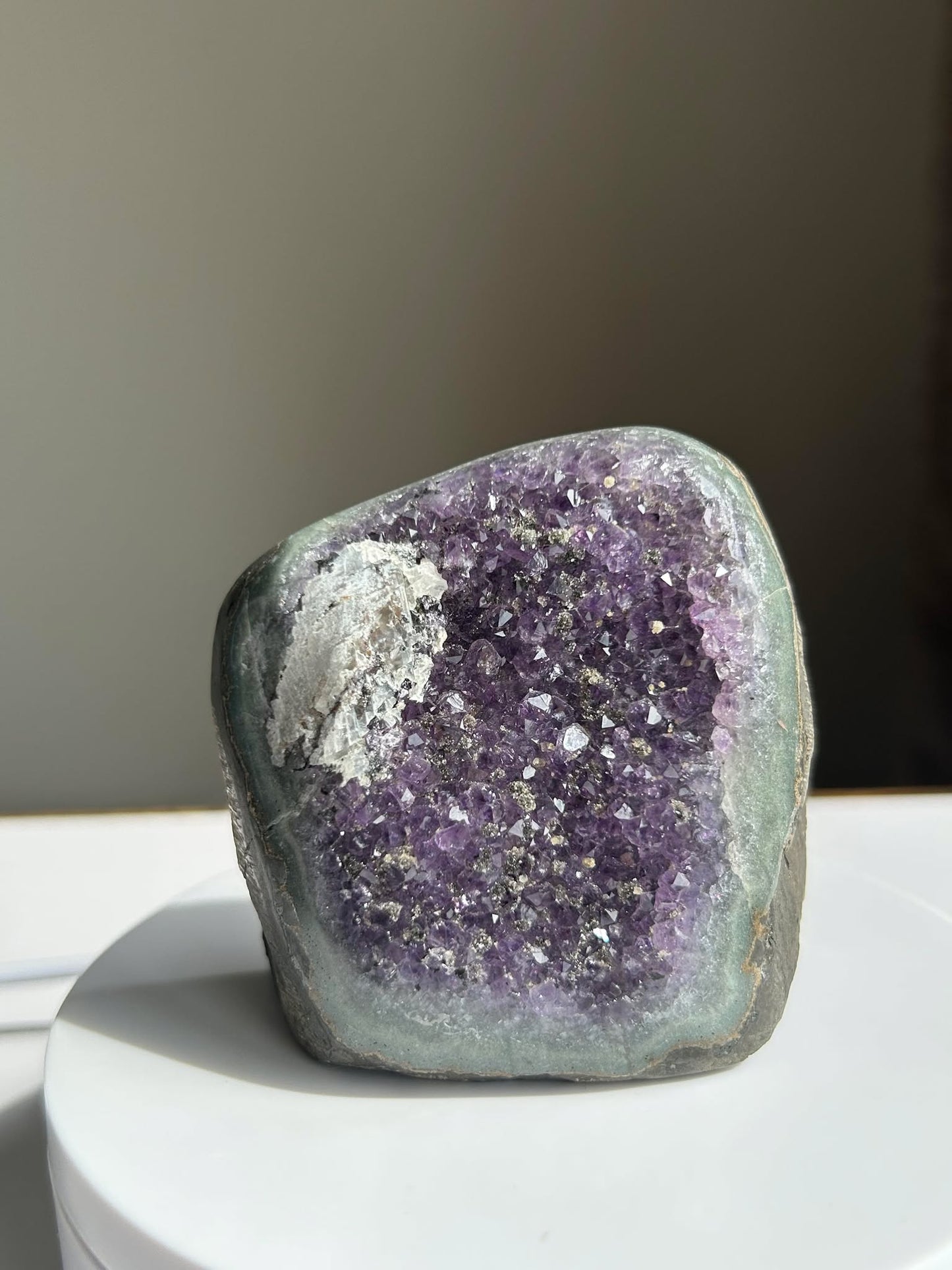 Druzy Amethyst Geode Natural Crystal Cluster Sparkling Purple Home Decor Gift for Meditation Reiki Bedroom Office Display Collector Piece