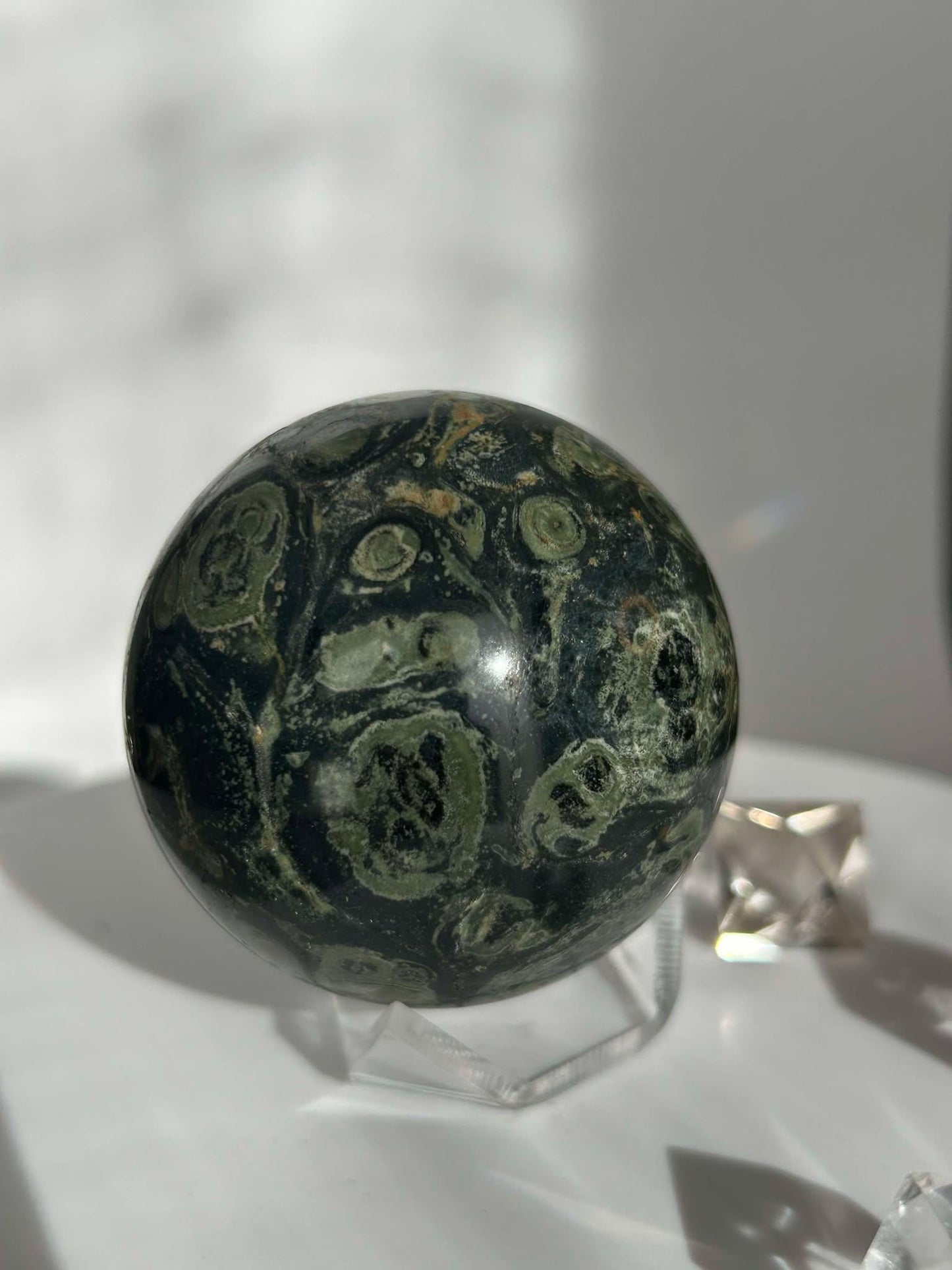 Kambaba Jasper Sphere Root Heart Chakra Meditation Stone Home Decor Reiki Crystal Gift for Nature Lovers Healers Yogis Teachers Students