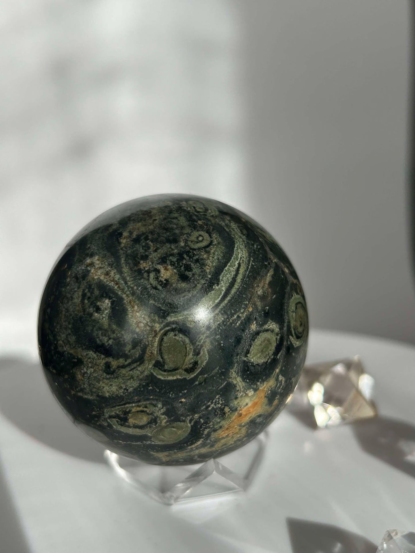 Kambaba Jasper Sphere Root Heart Chakra Meditation Stone Home Decor Reiki Crystal Gift for Nature Lovers Healers Yogis Teachers Students