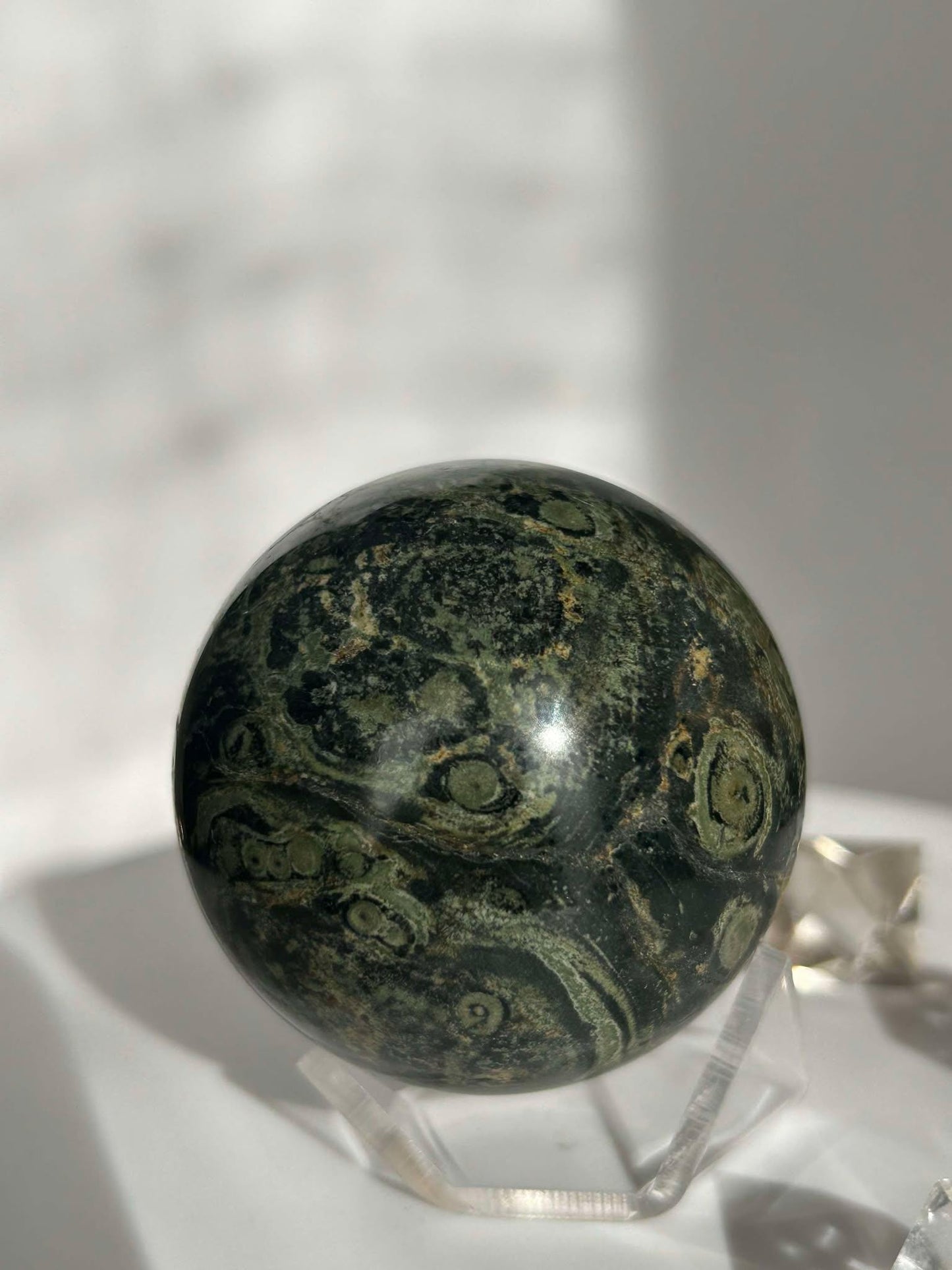 Kambaba Jasper Sphere Root Heart Chakra Meditation Stone Home Decor Reiki Crystal Gift for Nature Lovers Healers Yogis Teachers Students