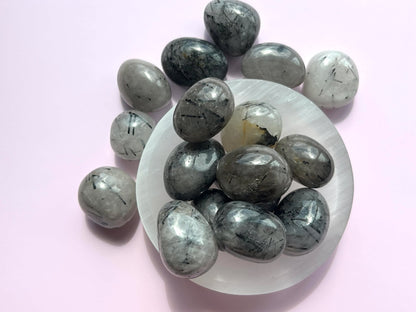 Rainbow Moonstone Tumble Crystal Polished Pocket Stone Iridescent Gem Home Decor Gift for Meditation Healers Teachers Students Bedroom Altar Display Piece