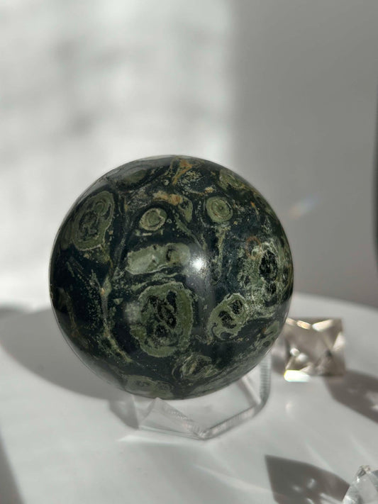 Kambaba Jasper Sphere Root Heart Chakra Meditation Stone Home Decor Reiki Crystal Gift for Nature Lovers Healers Yogis Teachers Students