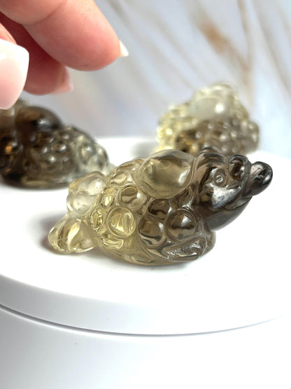Money Toad Citrine Carving Polished Stone Golden Decorative Accent Home Decor Gift New Job New Work Office Desk Altar Feng Shui November